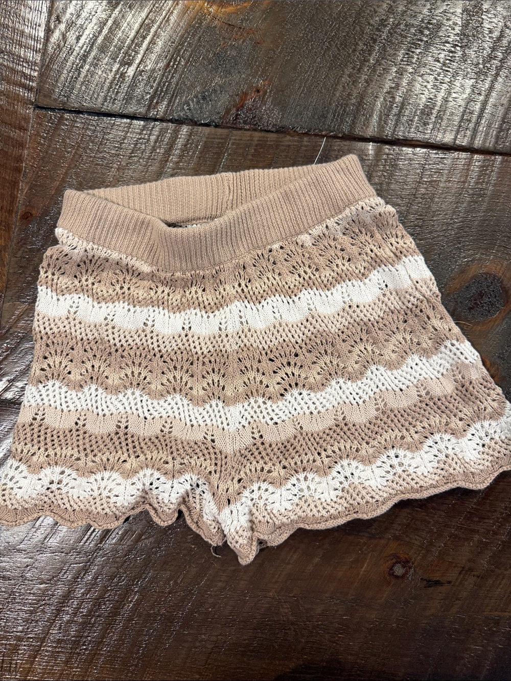 Princess Polly Beige & White Knit High-Waist Scallop Shorts